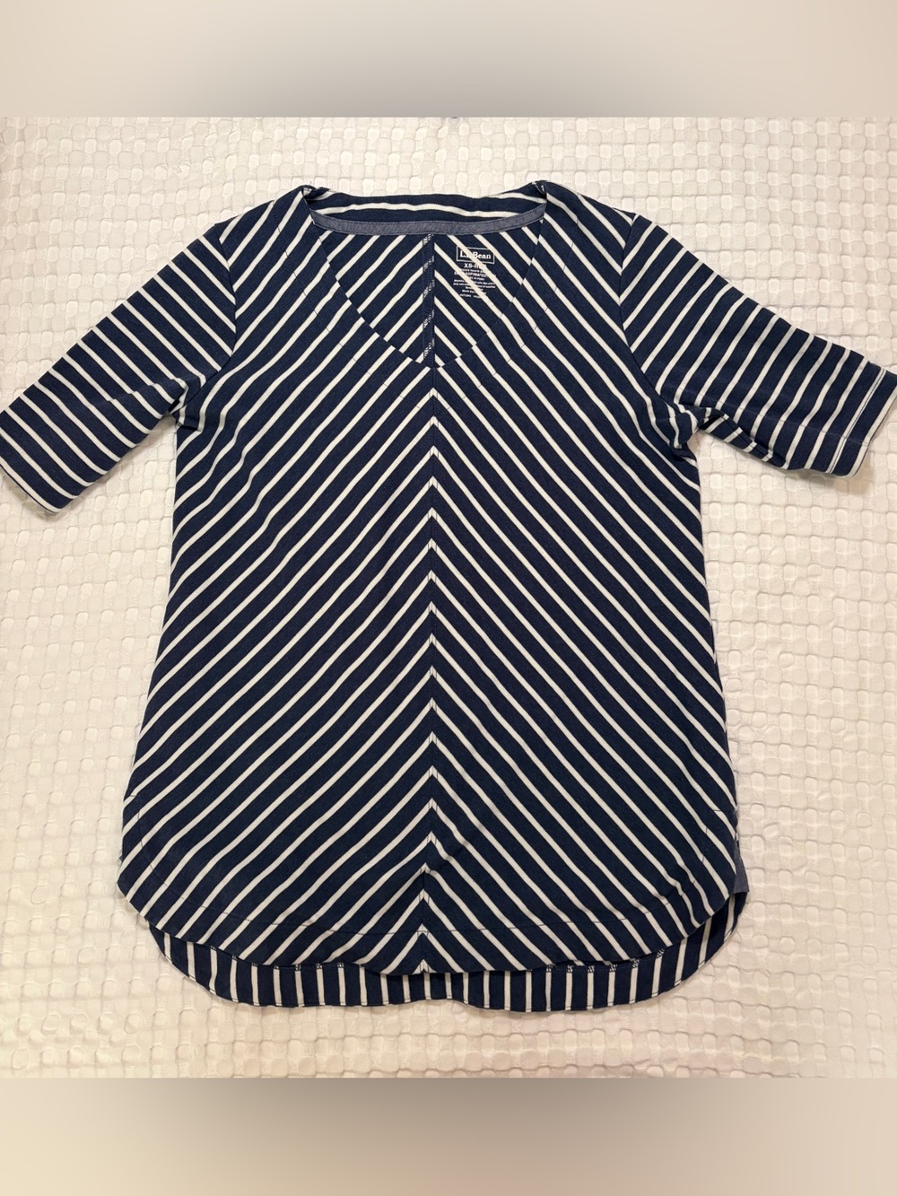 LL Bean Women's Vneck Tshirt Navy Stripes 100% Supima Cotton XS-Reg classic